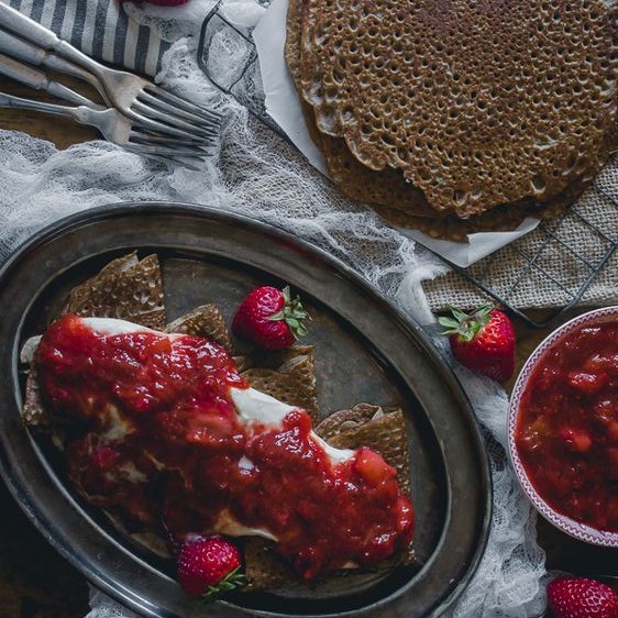 http-::www.nutmegnanny.com:2015:06:01:buckwheat-crepes-with-strawberry-rhubarb-compote: