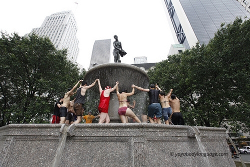 Акция Occupy Public Fountains